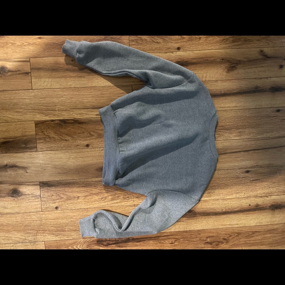 Grey cropped sweater